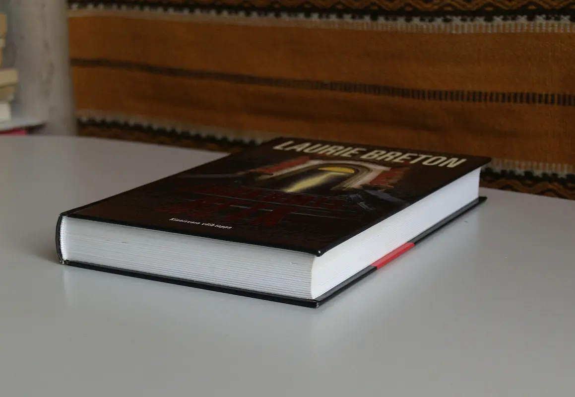 "Lahkumishetk" 2007a Laurie Breton